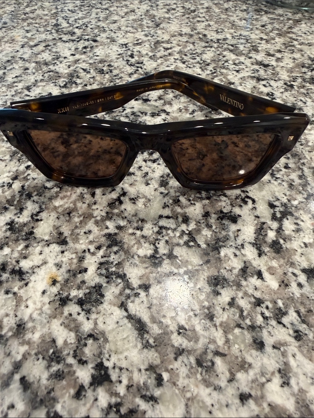 Valentino Tortoiseshell Rectangular Sunglasses in Brown